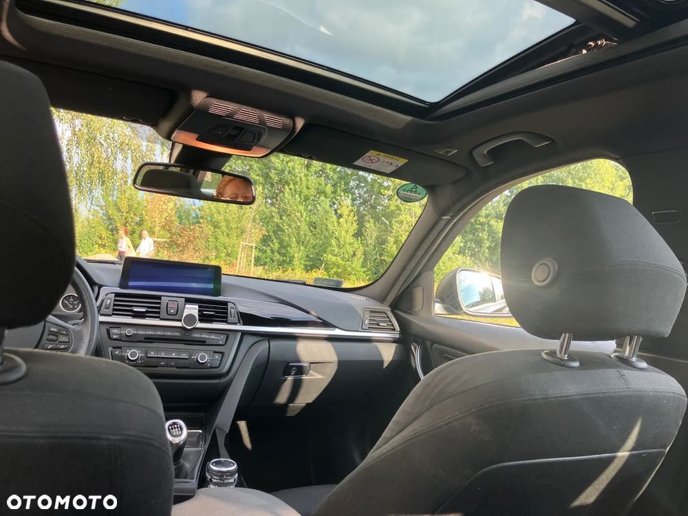 BMW Seria 3 318d DPF - 8