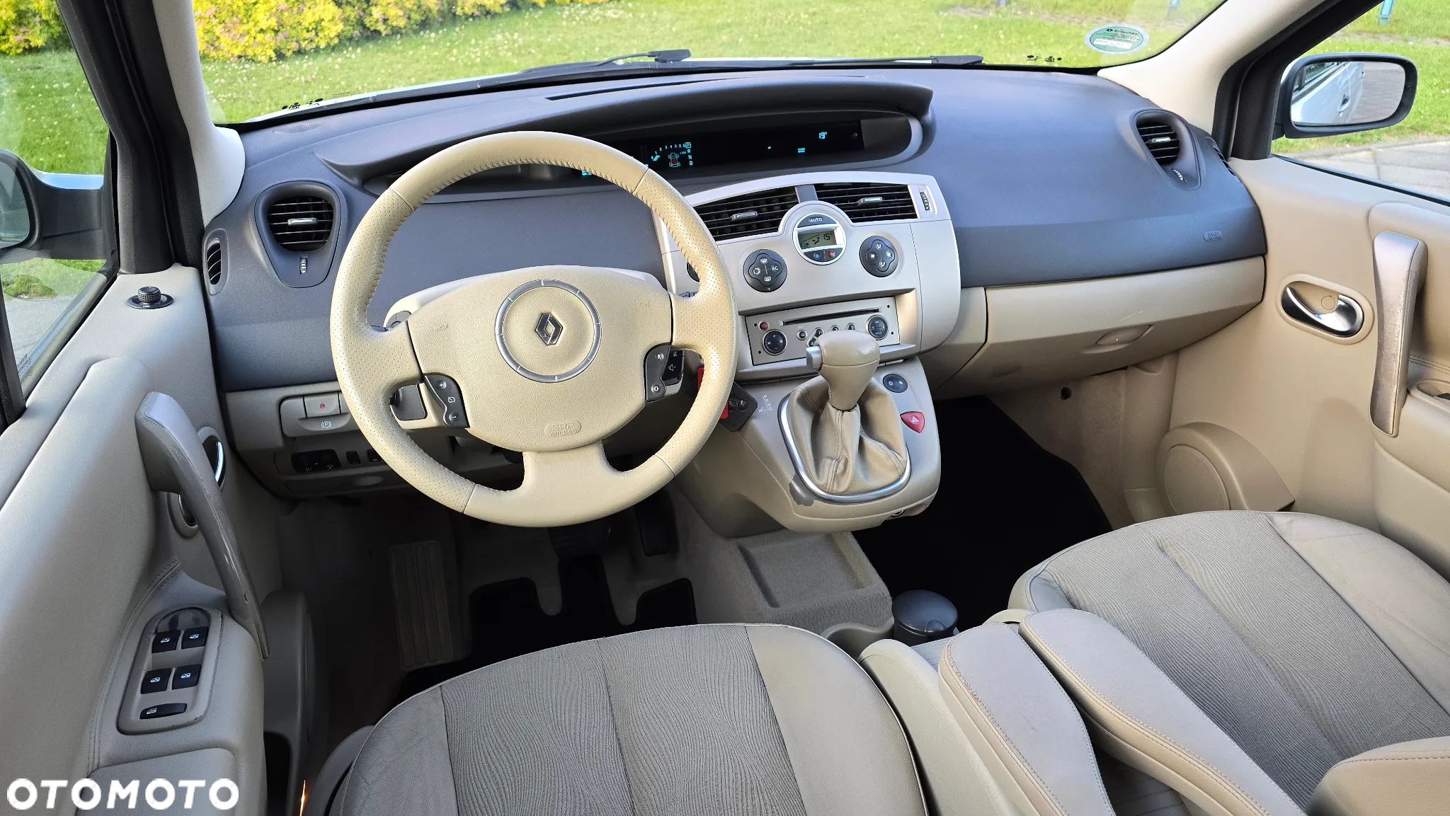 Renault Scenic 2.0 16V Dynamique - 10