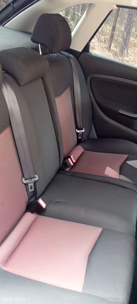 Seat Ibiza 1.4 16V Reference - 12