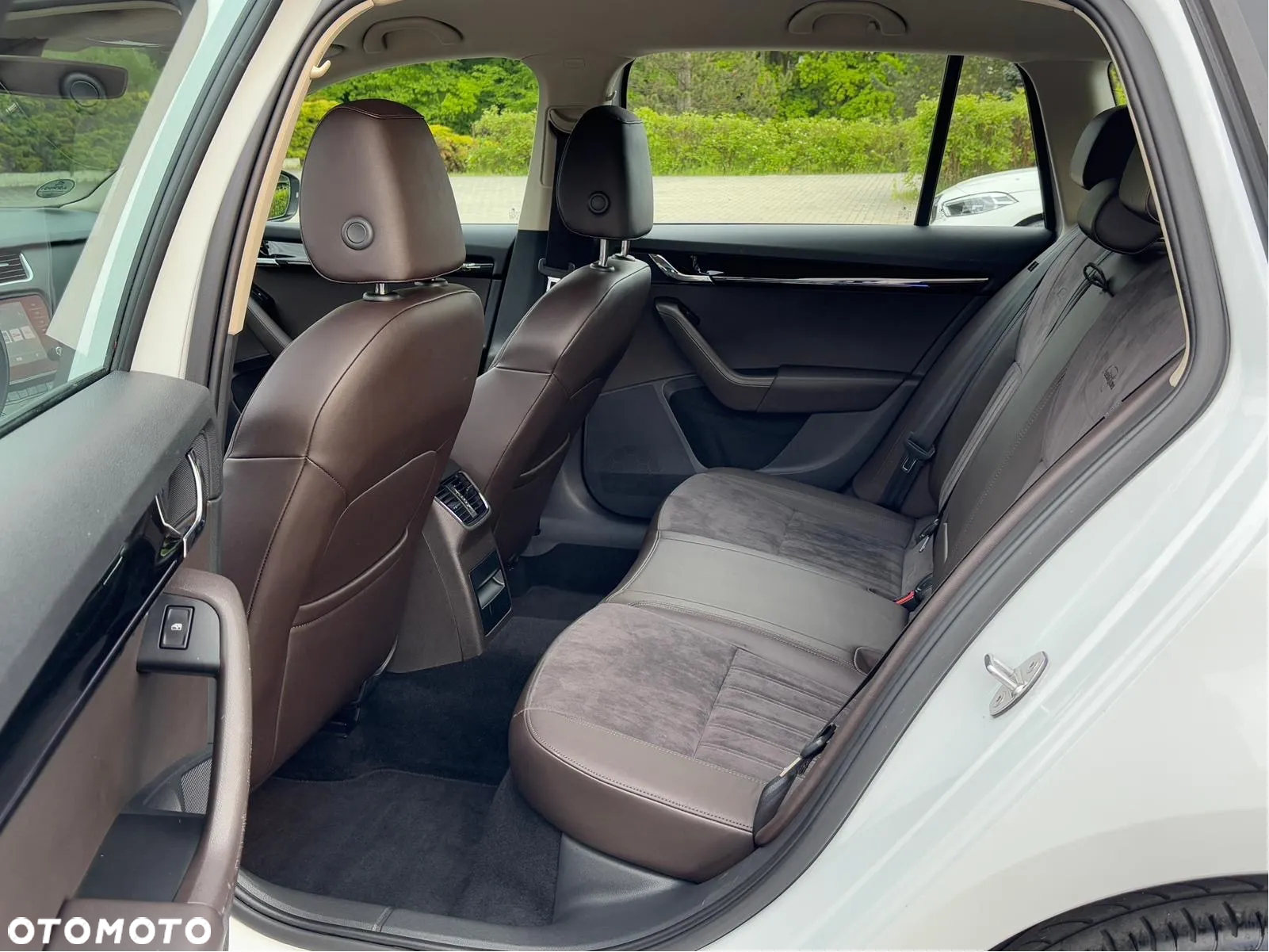 Skoda Octavia 2.0 TDI 4x4 L&K DSG - 16