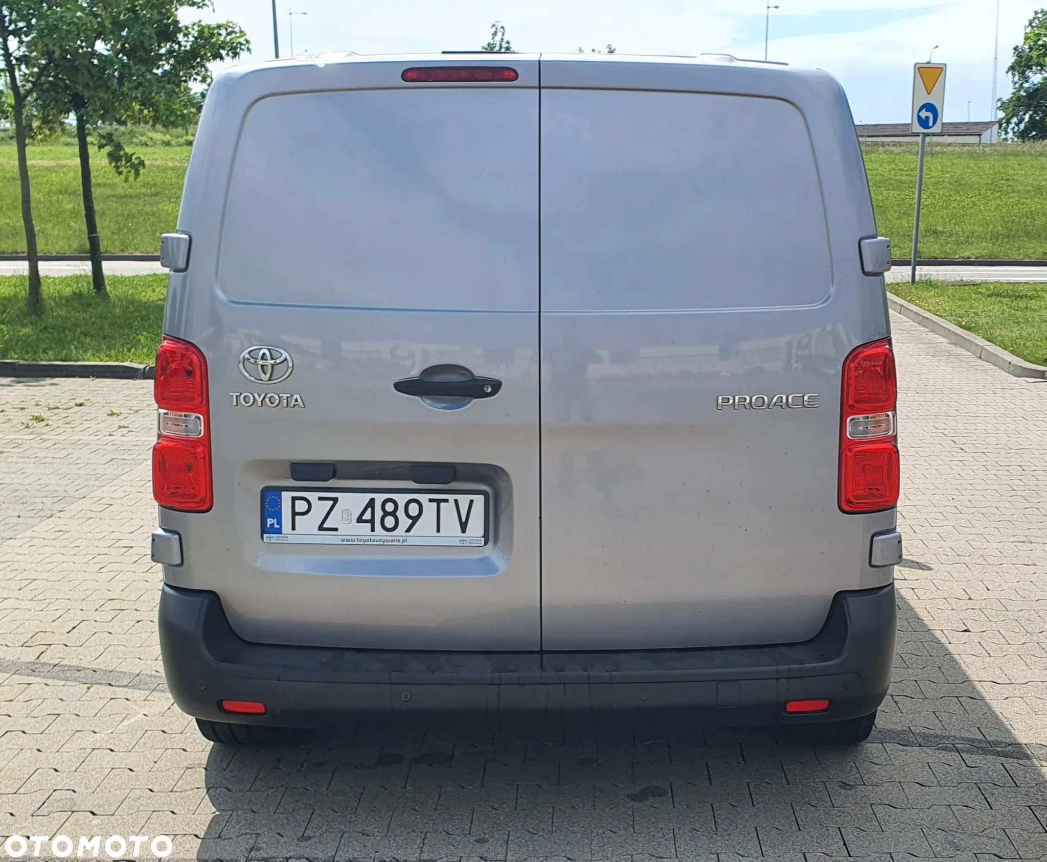 Toyota ProAce Kombi 1.5 D-4D Medium 2,7t - 5