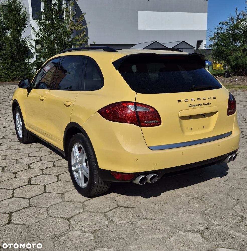 Porsche Cayenne Turbo - 6