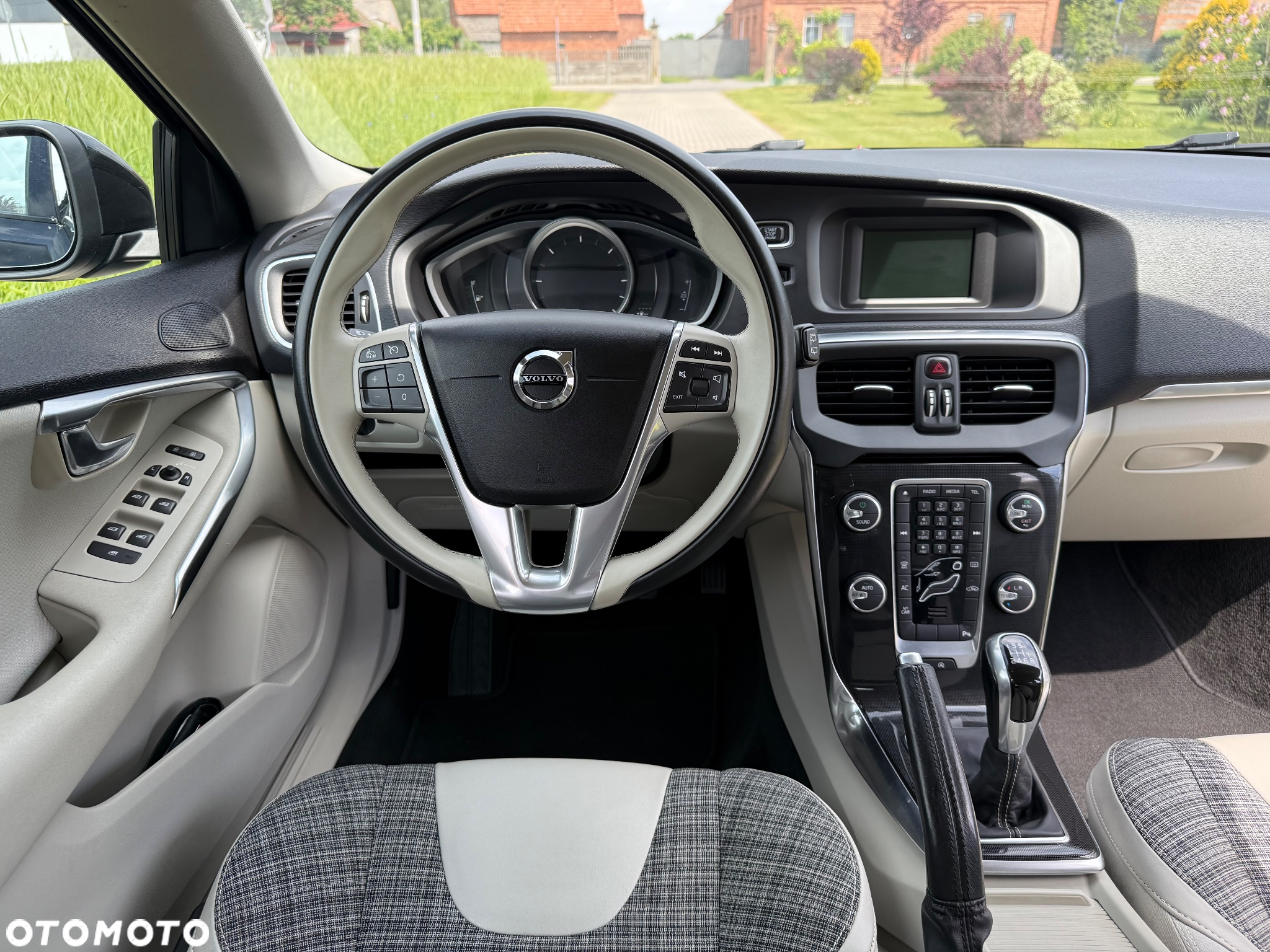 Volvo V40 D2 Momentum - 10