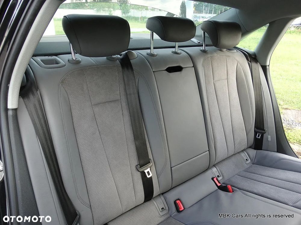 Audi A4 Limousine 40 TDI S tronic S line - 32