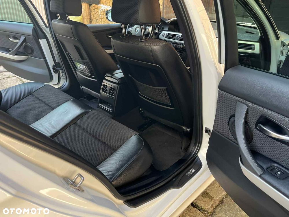 BMW Seria 3 320d - 12