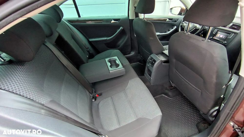 Volkswagen Jetta 2.0 TDI Comfortline - 20
