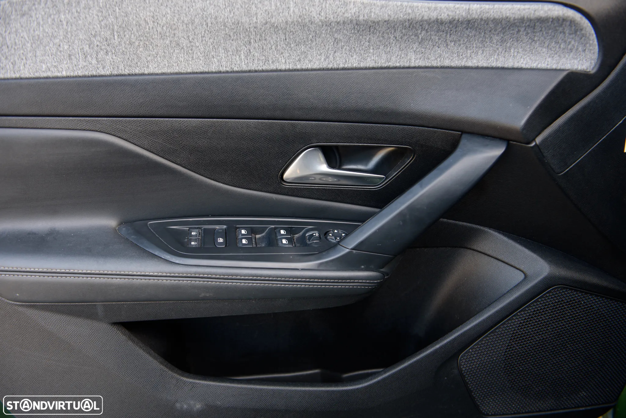Peugeot 308 1.2 PureTech Allure Full LED - 17