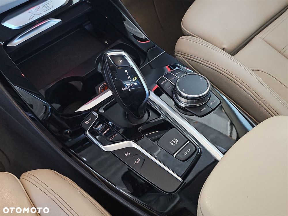 BMW X3 xDrive20d - 19