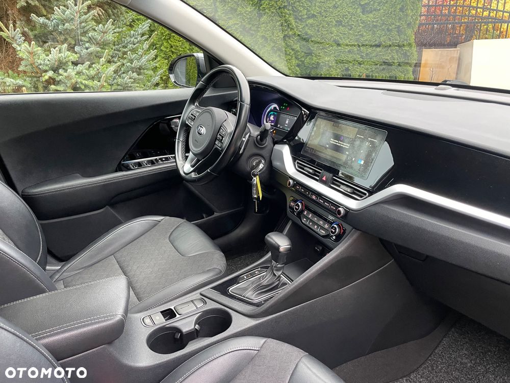 Kia Niro 1.6 GDI Hybrid Business Line - 23