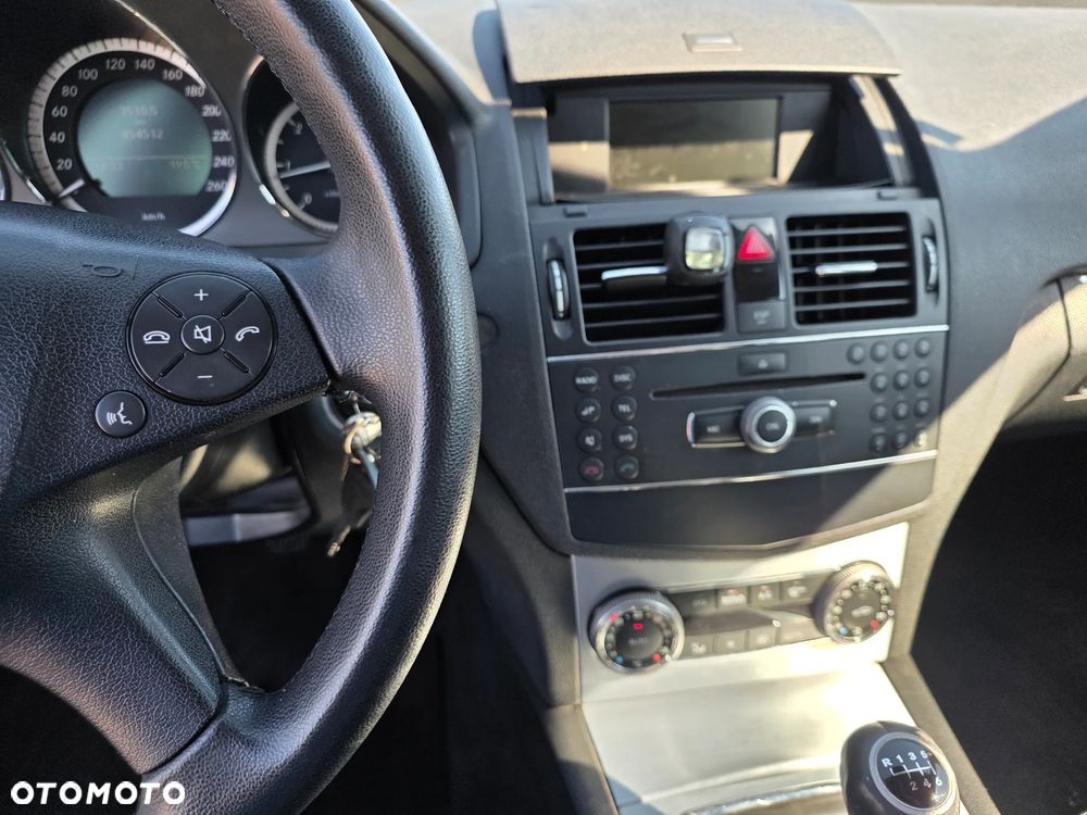 Mercedes-Benz Klasa C ver-220-cdi-avantgarde - 15