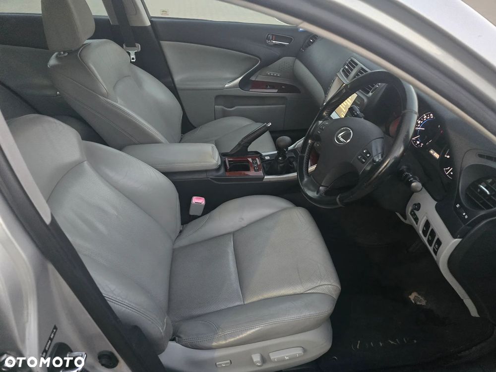 Lexus IS 220 D Comfort - 6
