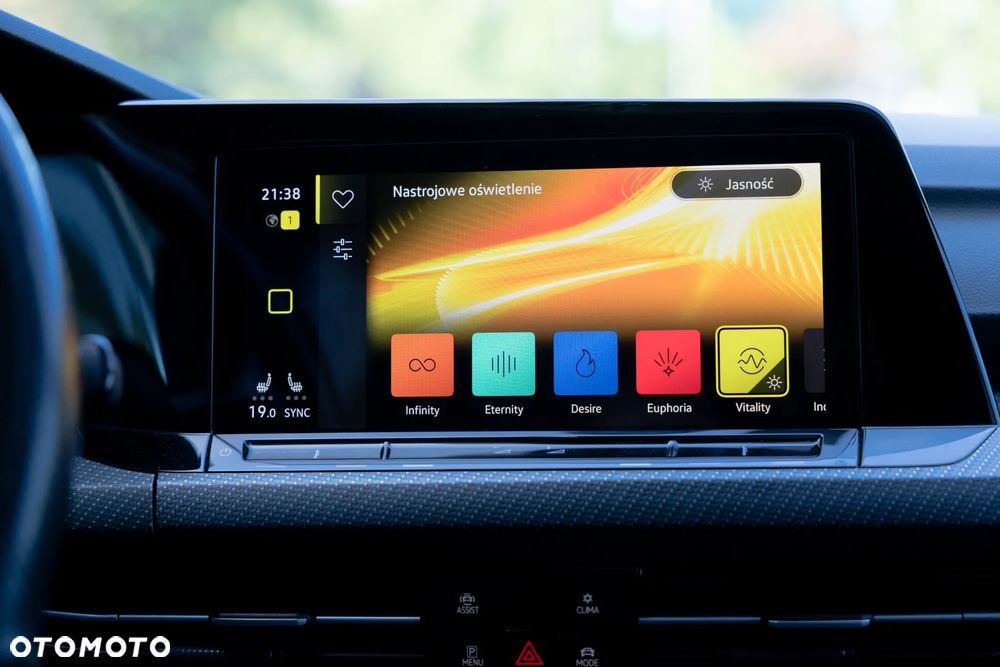 Volkswagen Golf - 24
