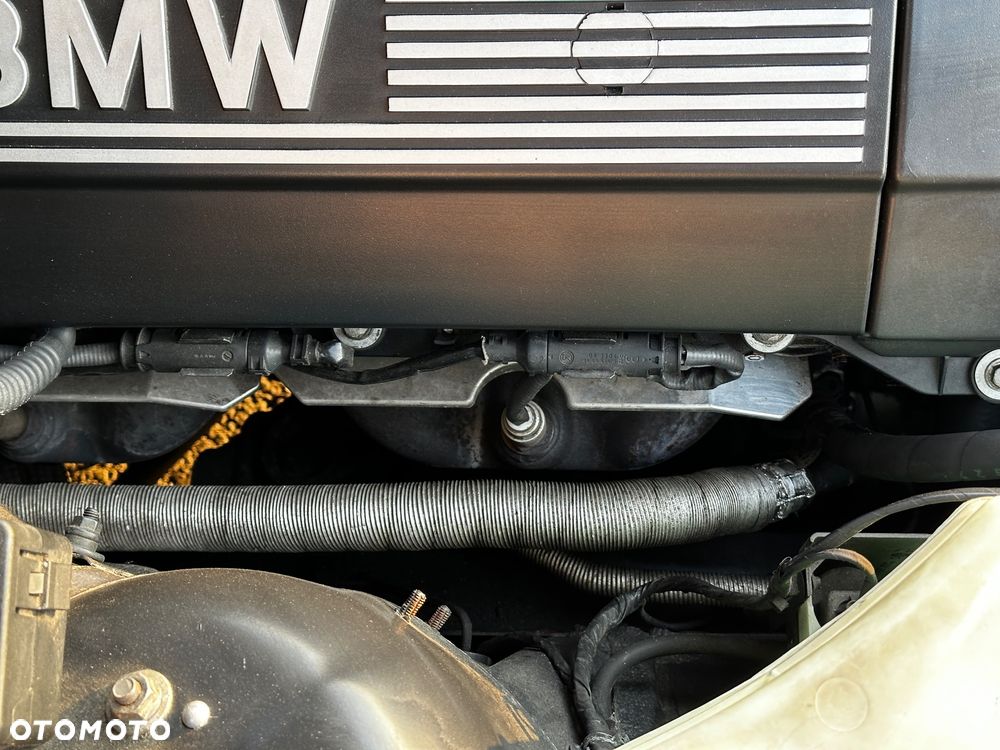 BMW Seria 3 330i - 17