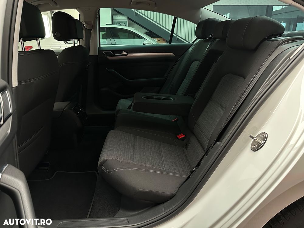 Volkswagen Passat - 24
