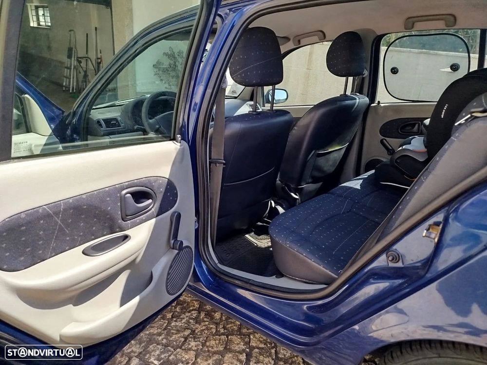 Renault Clio 1.2 16V Expression - 4