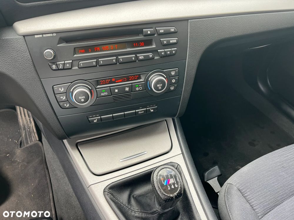BMW Seria 1 118i Edition Sport - 12
