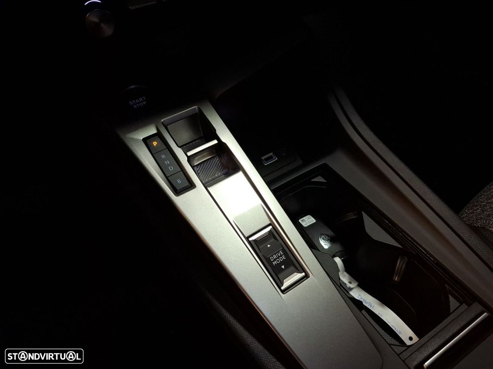 Peugeot 308 SW 1.6 Hybrid Allure e-DCS7 - 19