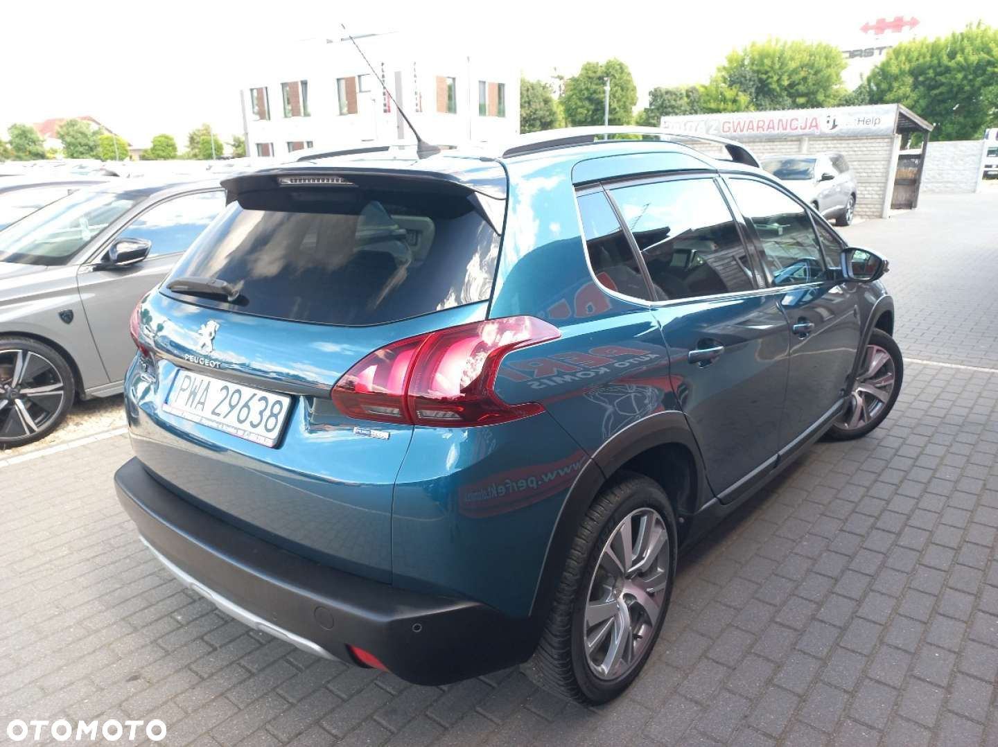 Peugeot 2008 - 8