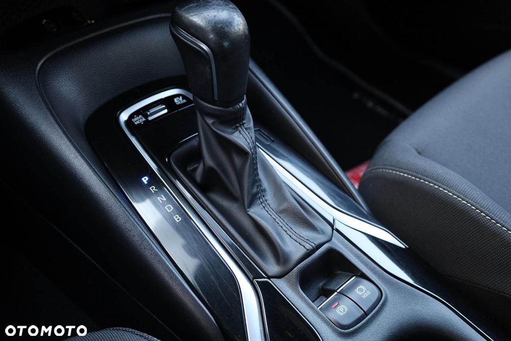 Toyota Corolla 1.8 Hybrid Comfort - 24