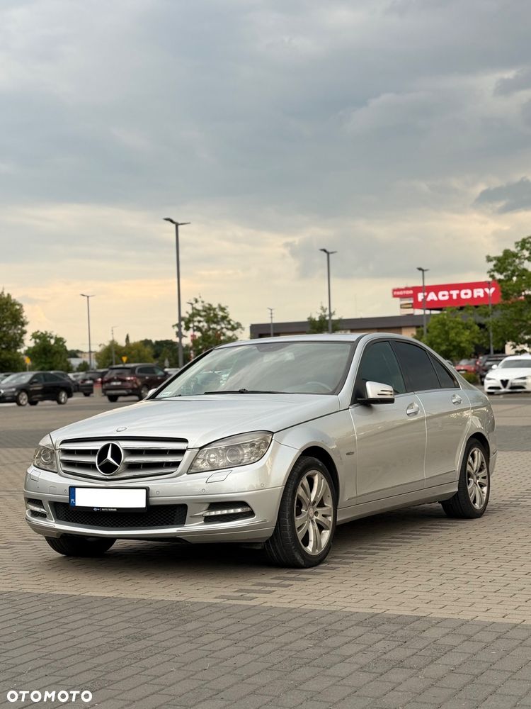 Mercedes-Benz Klasa C 180 CGI Automatik BlueEFFICIENCY Elegance - 7