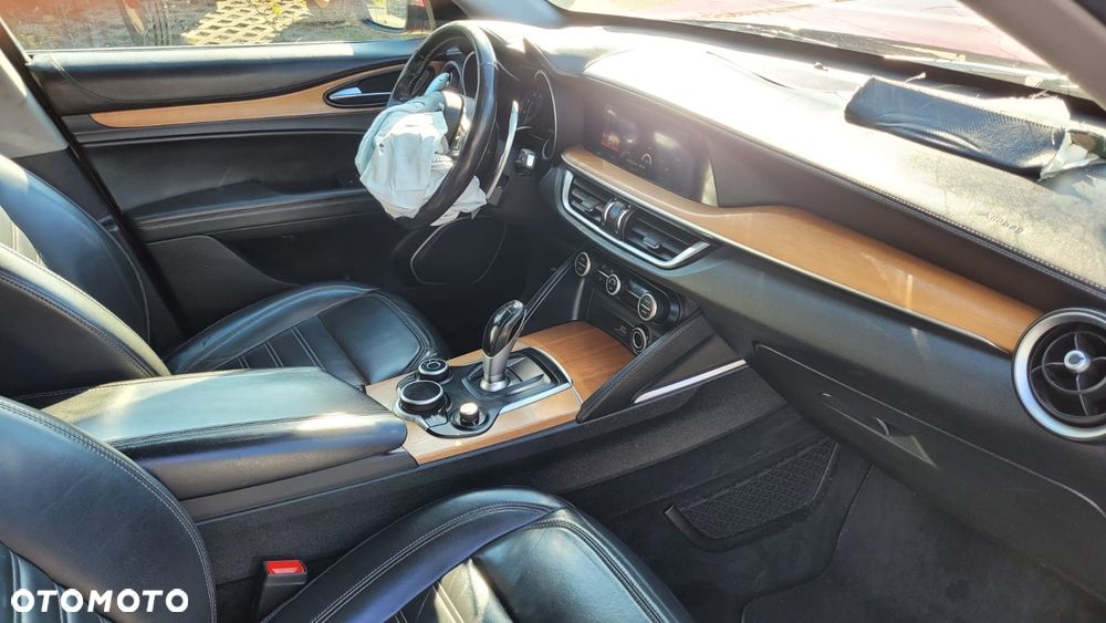 Alfa Romeo Stelvio 2.0 Turbo 16V AT8-Q4 Super - 14