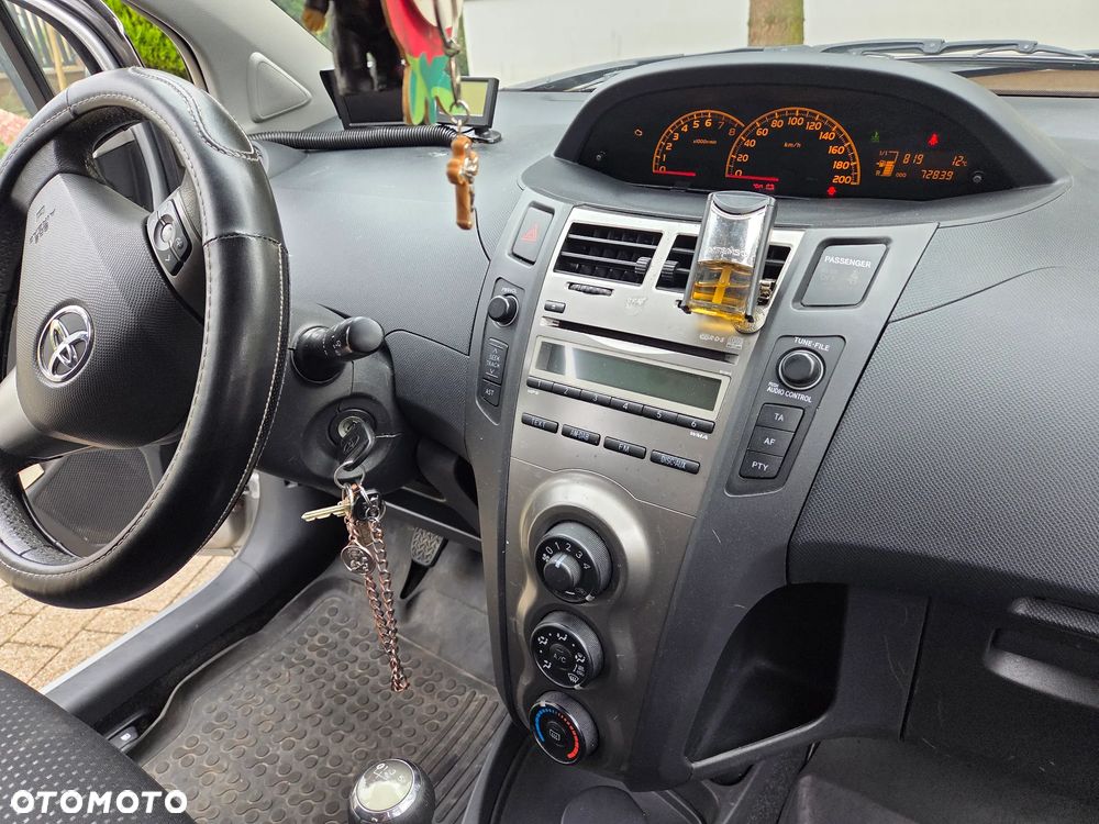 Toyota Yaris - 11