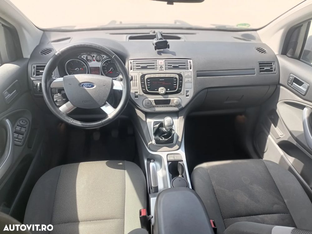 Ford Kuga 2.0 TDCi 4WD Titanium - 4