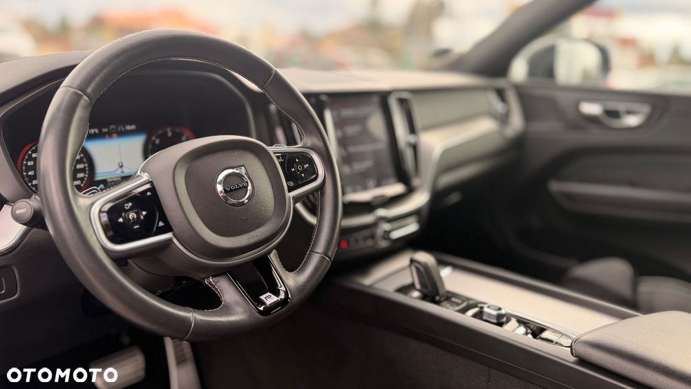 Volvo XC 60 B4 D AWD R-Design - 8