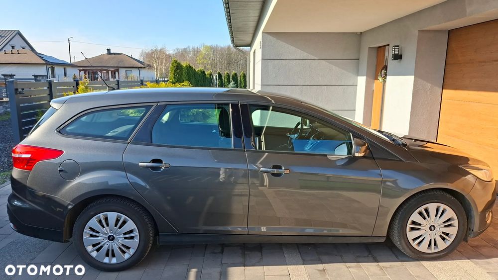 Ford Focus 1.5 TDCi Trend - 4