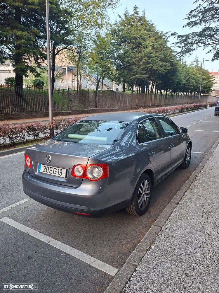 VW Jetta 1.9 TDi Trendline - 4