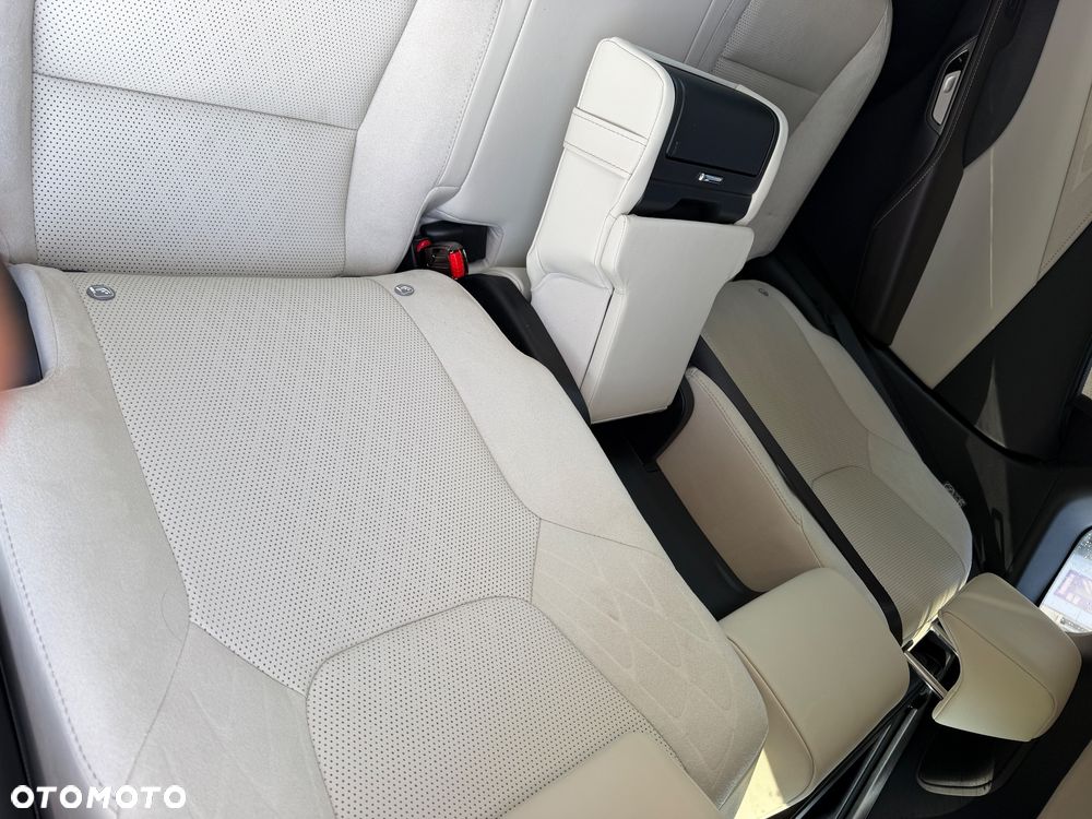 Lexus RX 450h+ Omotenashi - 11