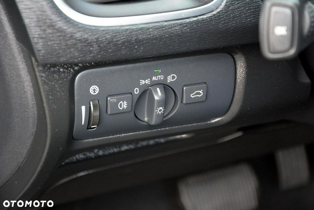 Volvo V40 D2 Drive-E Momentum - 33