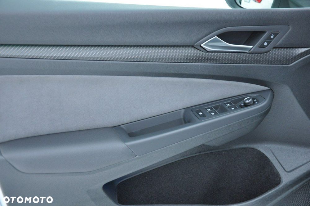 Volkswagen Golf - 12