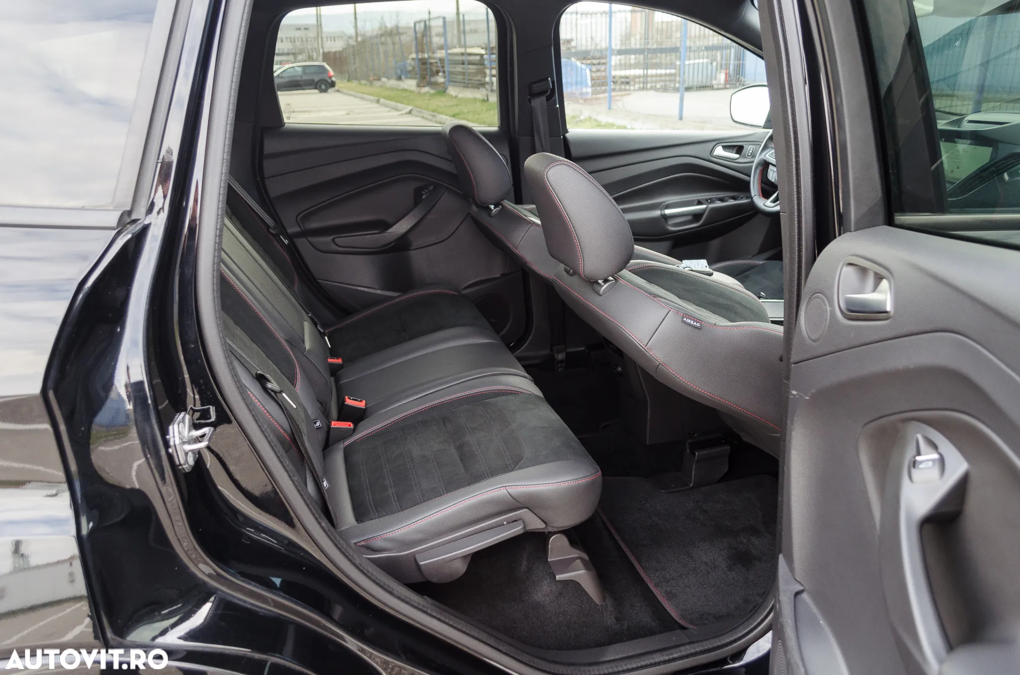 Ford Kuga 2.0 TDCi 4WD Powershift ST-Line - 10
