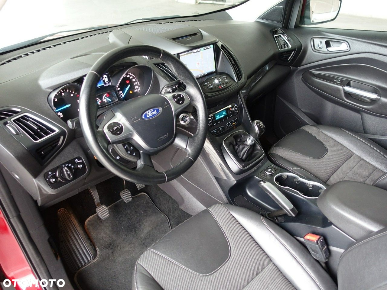 Ford Kuga 2.0 TDCi 2x4 Titanium - 13