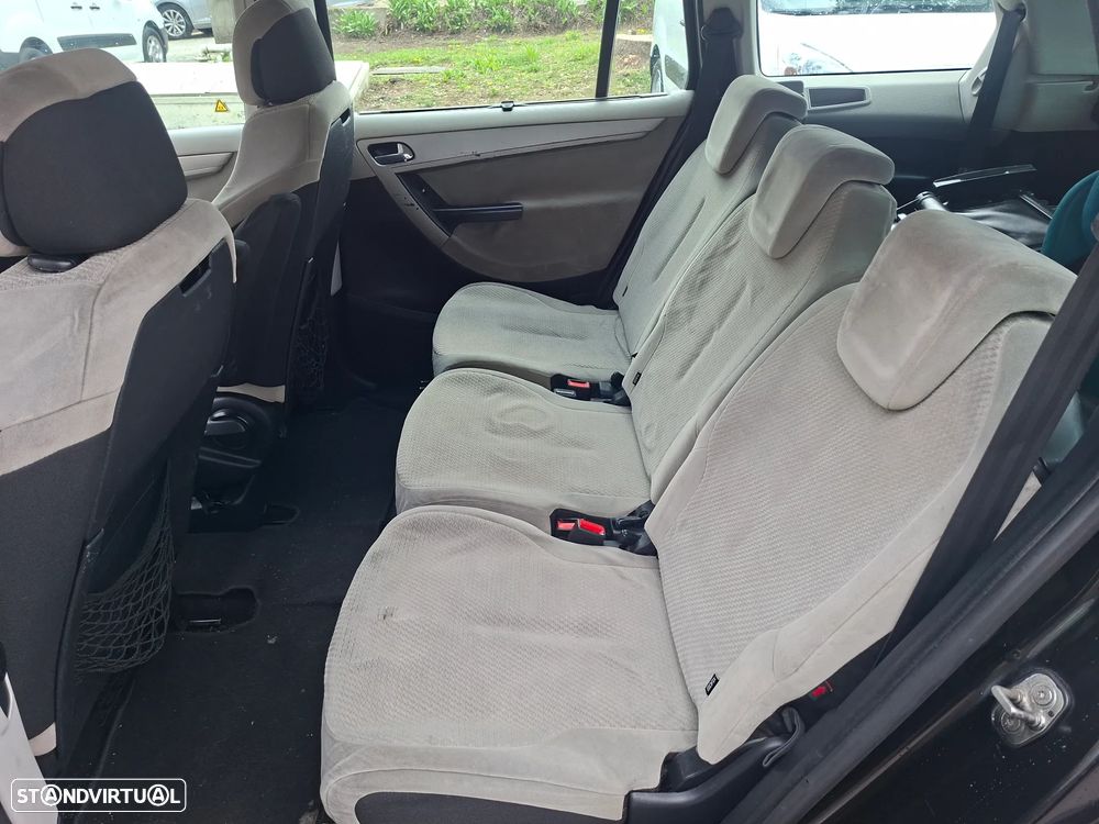 Citroën C4 Grand Picasso - 11