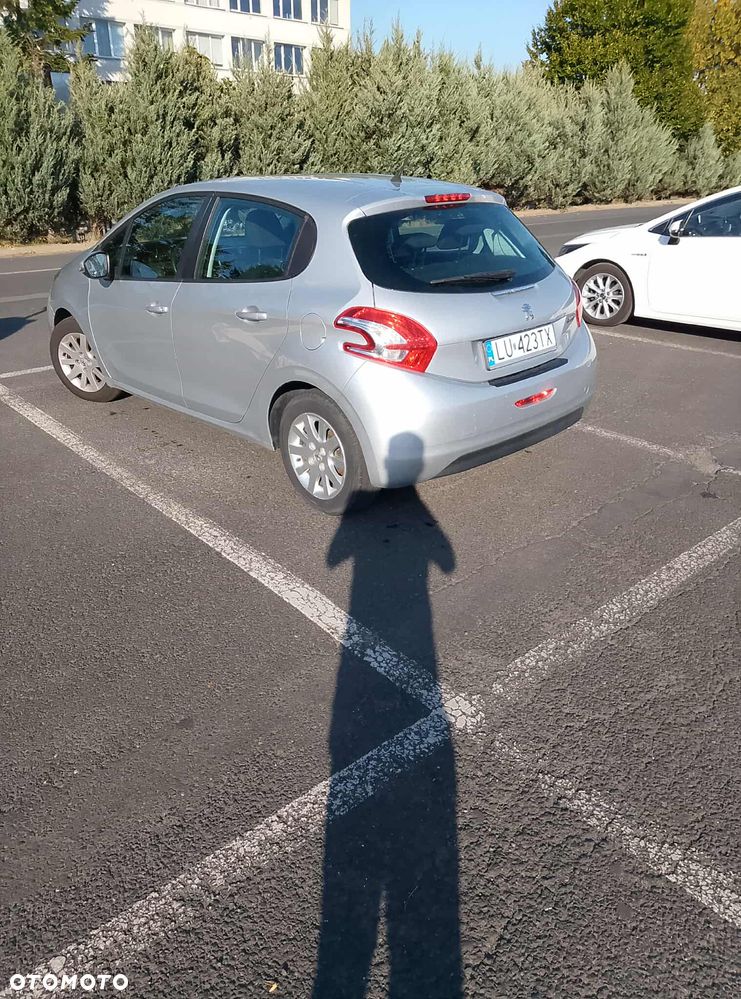 Peugeot 208 - 11
