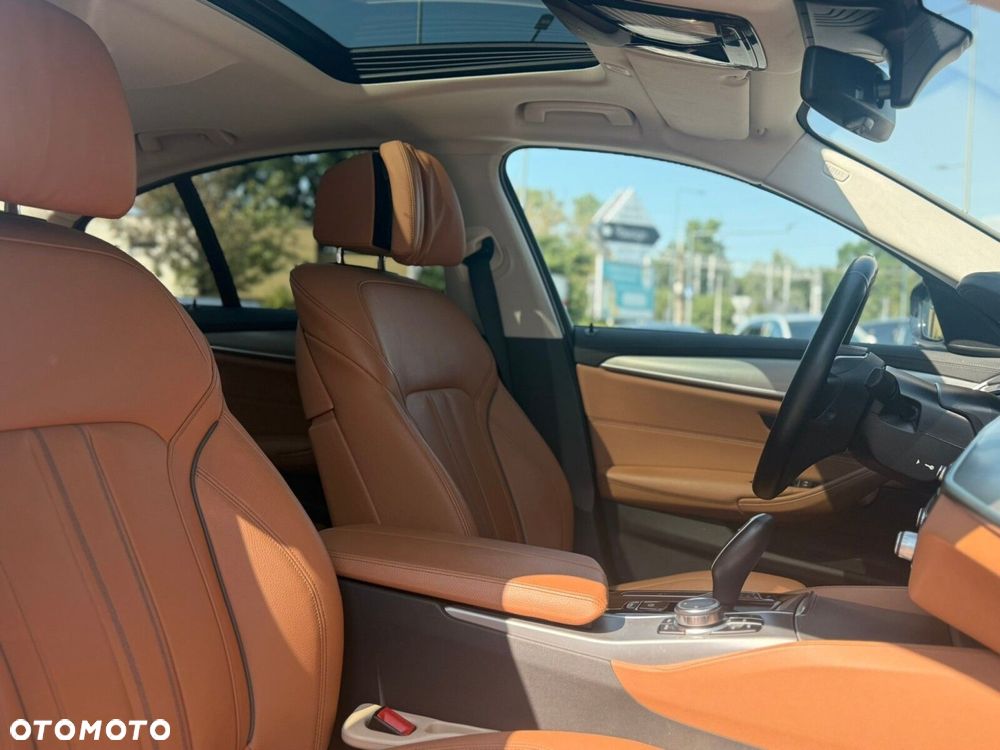 BMW Seria 5 530d xDrive mHEV Luxury Line - 20