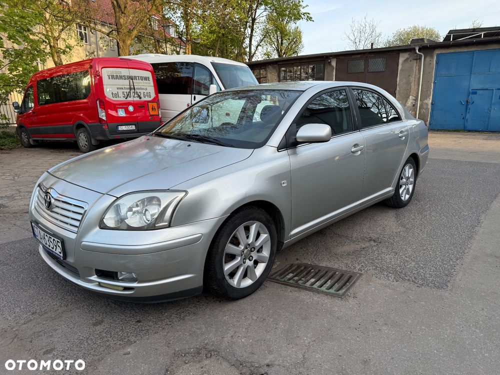 Toyota Avensis - 2