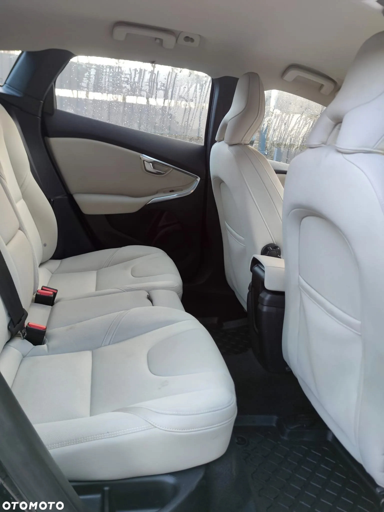 Volvo V40 D3 Momentum - 23