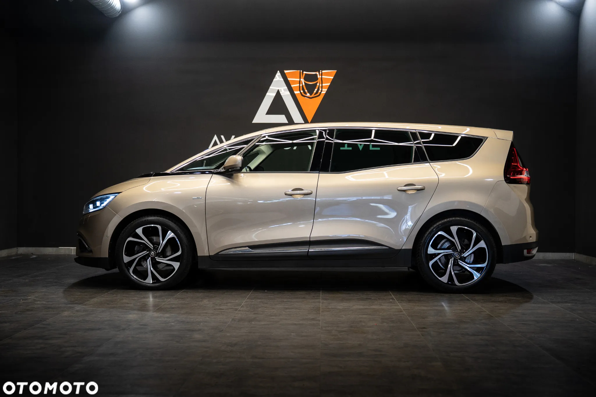 Renault Grand Scenic TCe 160 GPF EDC BOSE EDITION - 6