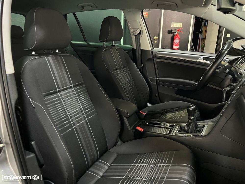 VW Golf 1.6 TDi Confortline - 31