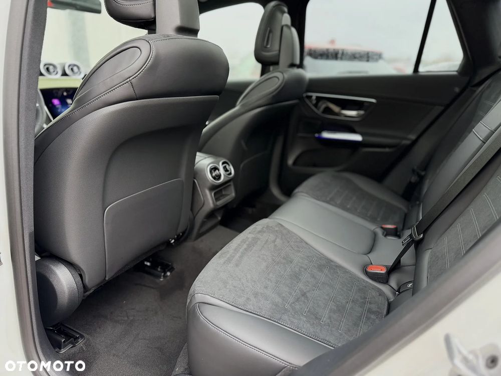 Mercedes-Benz GLC - 25