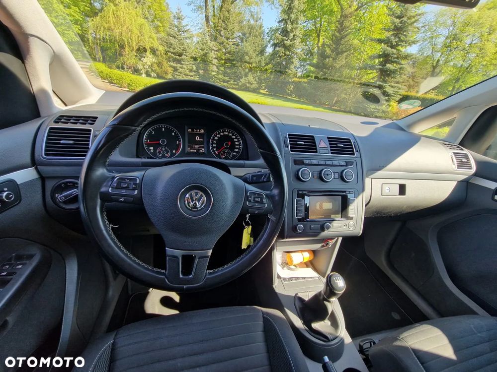 Volkswagen Touran 1.6 TDI DPF BlueMotion Technology Cup - 24