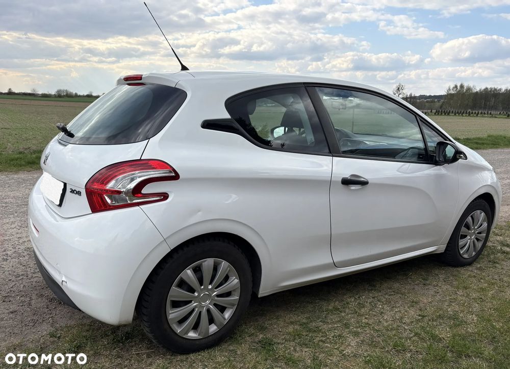 Peugeot 208 - 4
