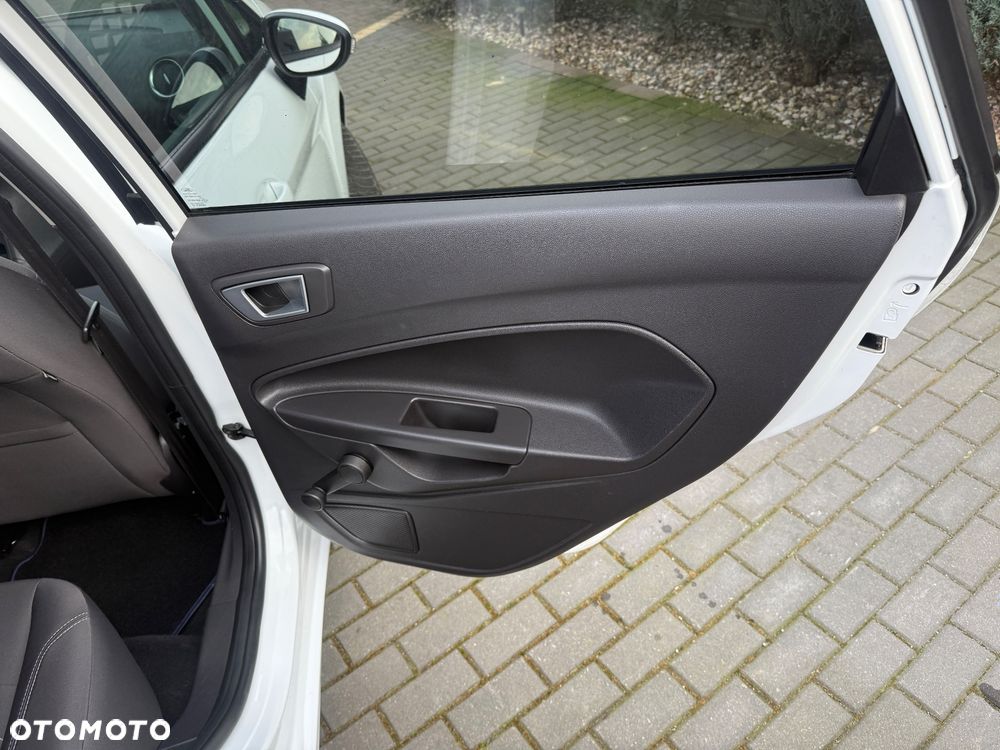 Ford Fiesta 1.0 Champions Edition - 18