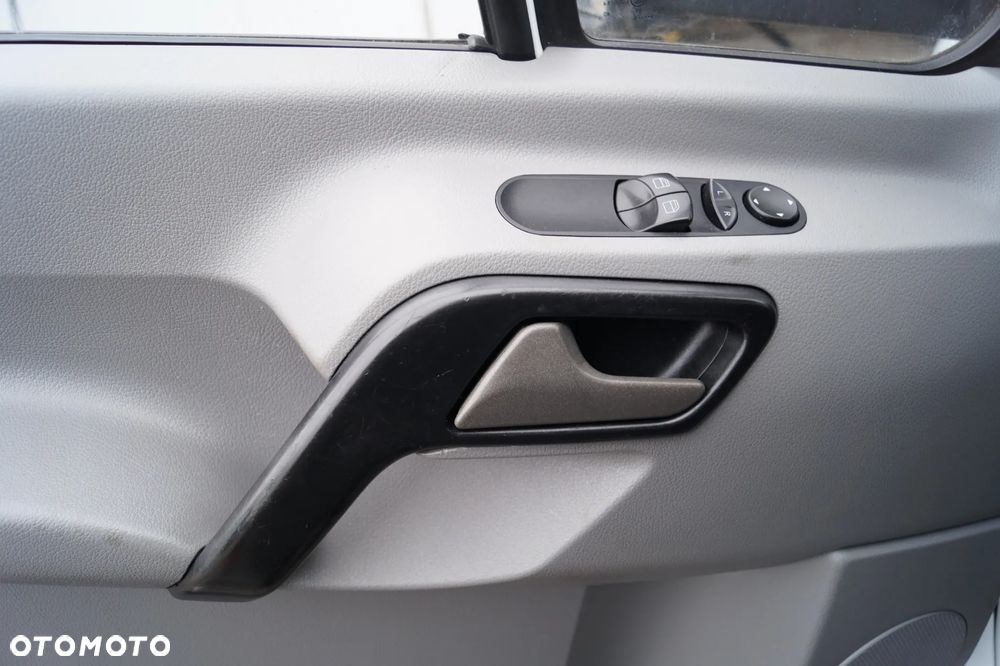 Mercedes-Benz Sprinter - 16