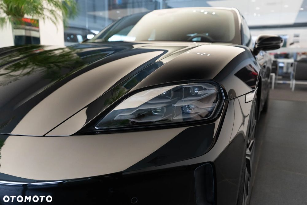 Porsche Taycan 105kWh Black Edition - 33