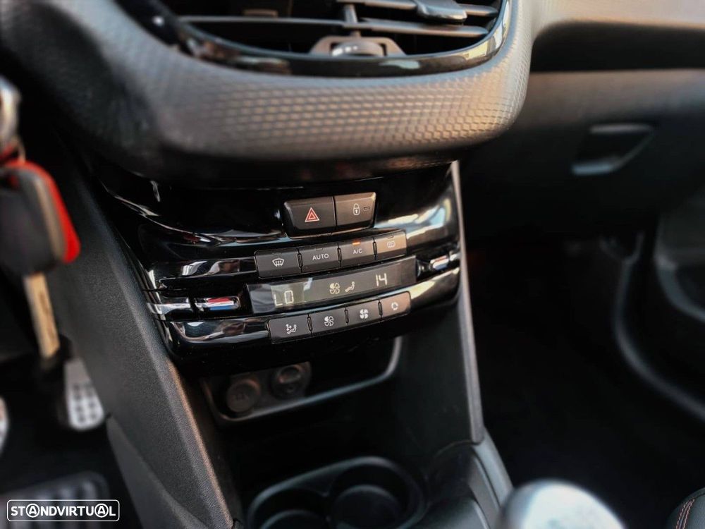 Peugeot 208 1.6 BlueHDi GT Line - 13