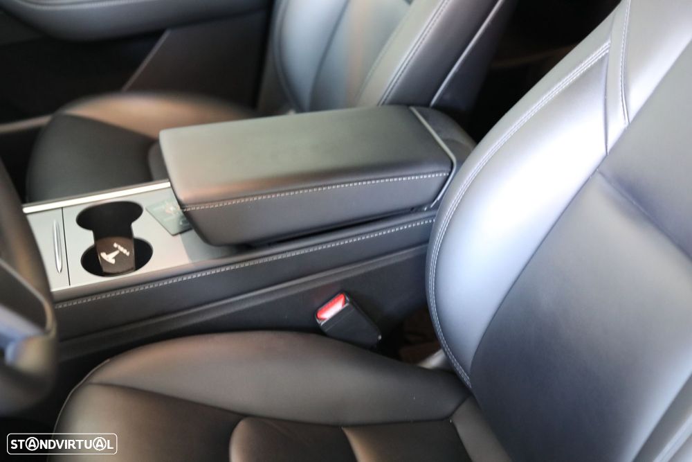 Tesla Model Y Long-Range RWD - 16